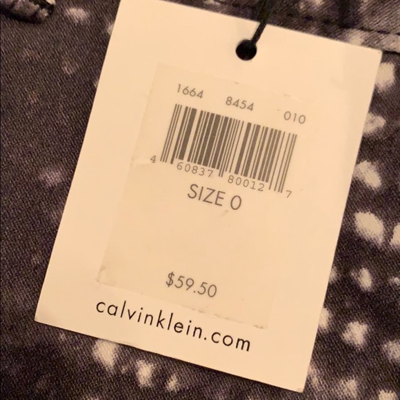 Calvin Klein denim shorts 0 - Picture 4 of 4